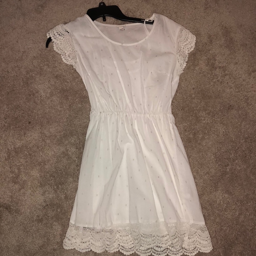 White laced dress
